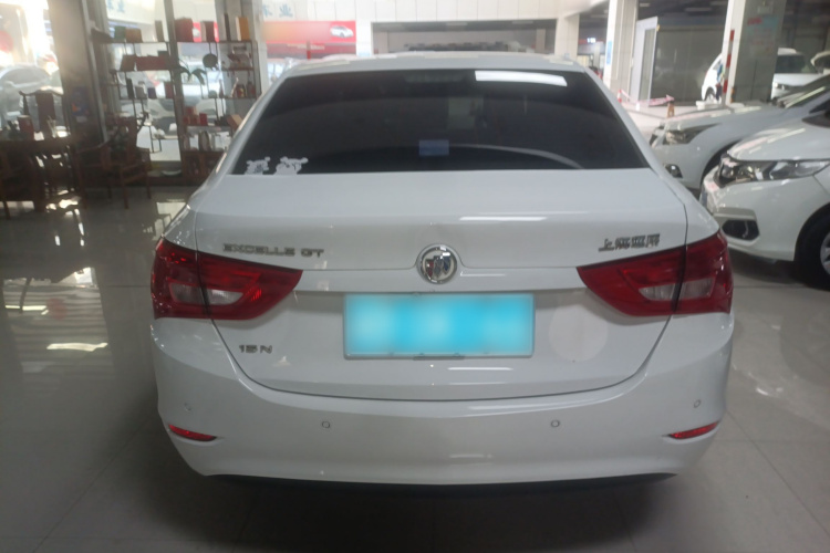 别克 英朗 2015款 15N 自动精英型车身外观6