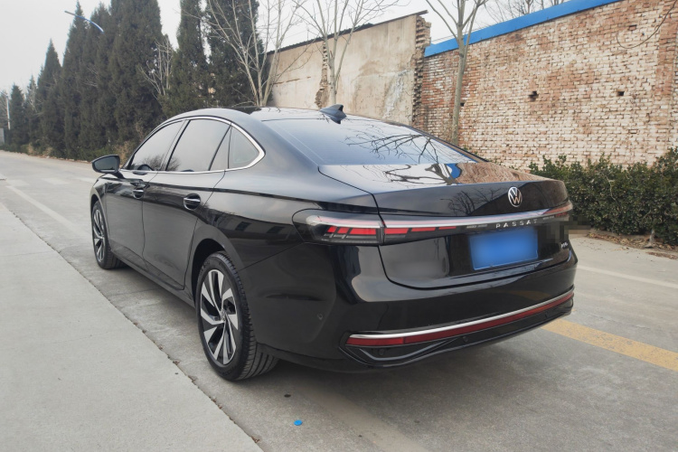 大众 帕萨特 2025款 Pro 380TSI 龙运版车身外观6003
