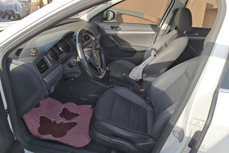 大众 朗逸 2017款 1.6L 手动舒适版中控内饰19