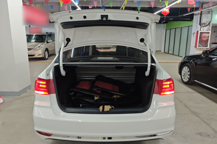 大众 桑塔纳 2018款 1.5L 自动风尚版局部细节23