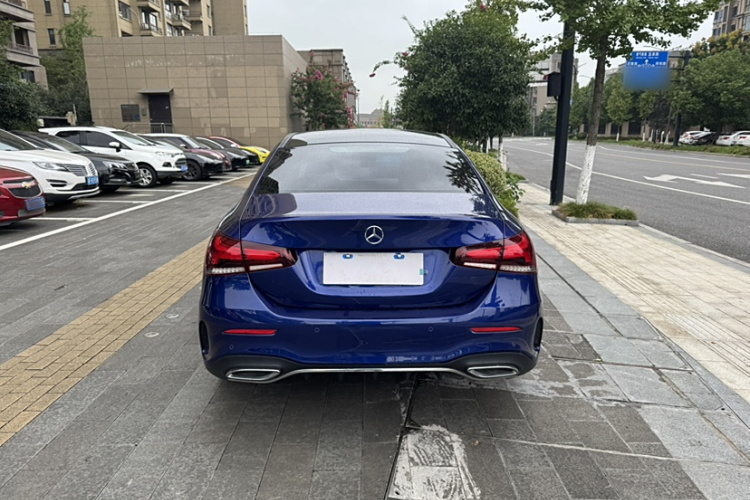 奔驰A级 2020款 改款 A 200 L 运动轿车时尚型车身外观6008