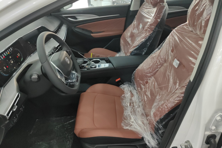 长安 逸动 2025款 PLUS 1.4T 双离合高能版中控内饰19