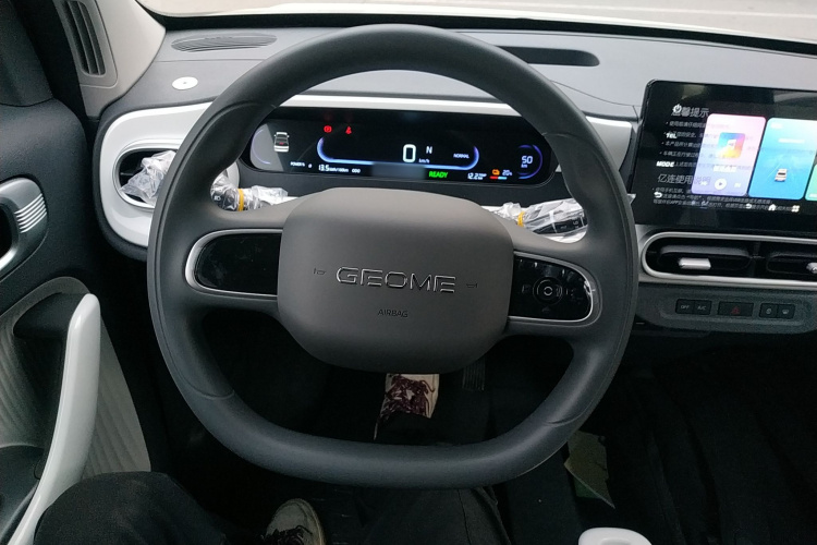 吉利银河 熊猫 2025款 210km 元气熊中控内饰13