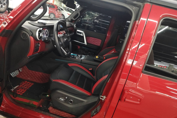 北京BJ40 2023款 2.0T 自动四驱城市猎人版侠客型局部细节19