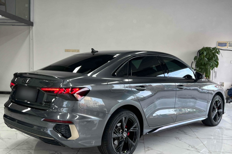 奥迪A3 2024款 A3L Limousine 35 TFSI RS套件燃速型车身外观6007