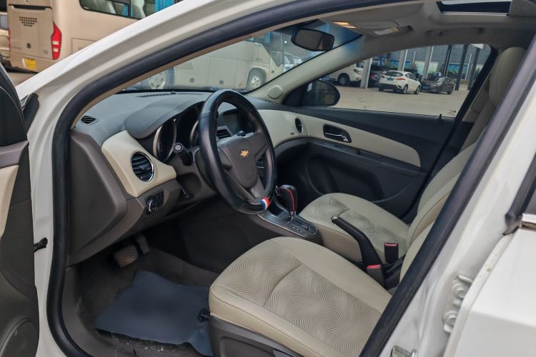 雪佛兰 科鲁兹 2015款 1.5L 经典 SE AT中控内饰7002