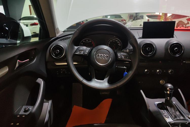 奥迪A3 2019款 Sportback 35 TFSI 进取型 国VI中控内饰13