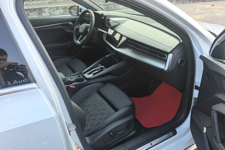 奥迪A3 2025款 A3L Limousine 35TFSI 飞驰尊享型中控内饰7005