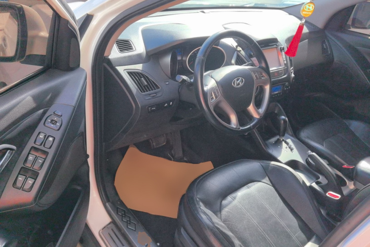 北京现代ix35 2013款 2.0L 自动两驱智能型GLS 国IV中控内饰20