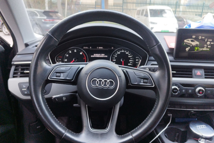 奥迪A4L 2019款 40 TFSI 进取型 国VI中控内饰13