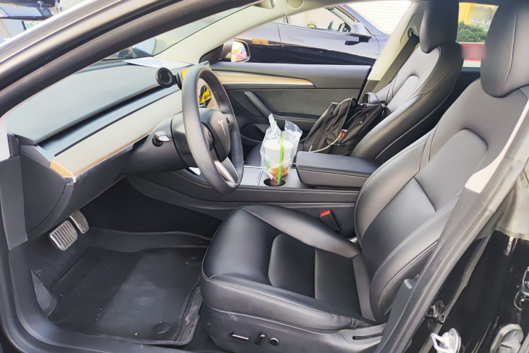 特斯拉 Model 3 2022款 后轮驱动版局部细节19