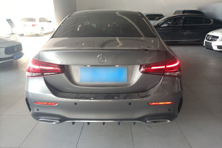奔驰A级 2020款 改款 A 180 L 运动轿车特殊配置车身外观6004