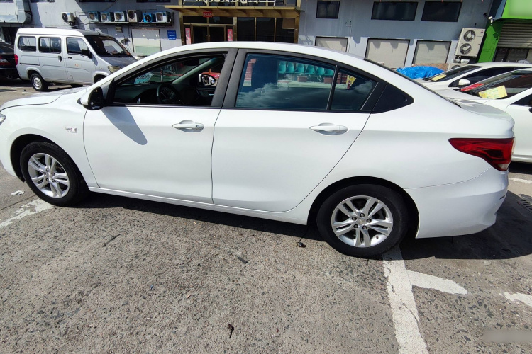 雪佛兰 科沃兹 2019款 320 自动欣悦版车身外观4