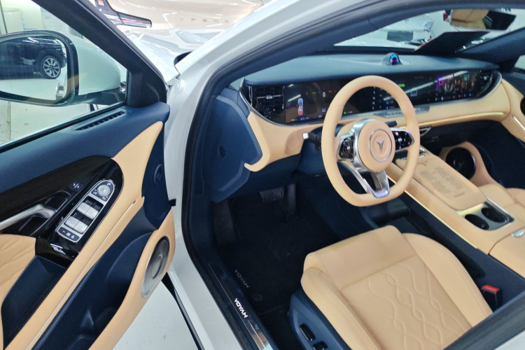 岚图汽车 岚图FREE 2024款 超长续航智驾版中控内饰7003