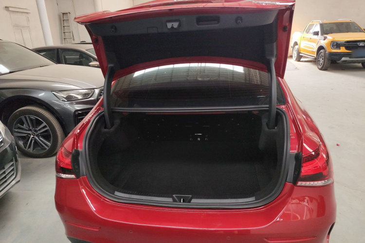 奔驰A级 2022款 改款三 A 200 L 运动轿车时尚型局部细节23