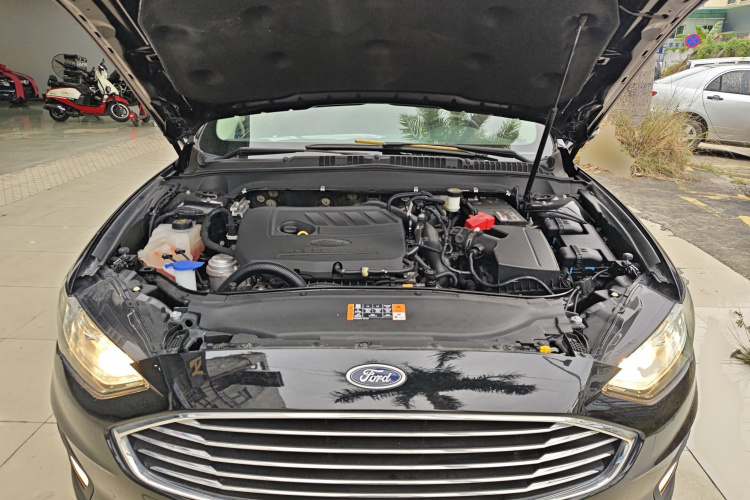 福特 蒙迪欧 2020款 EcoBoost 180 时尚型机舱底盘24