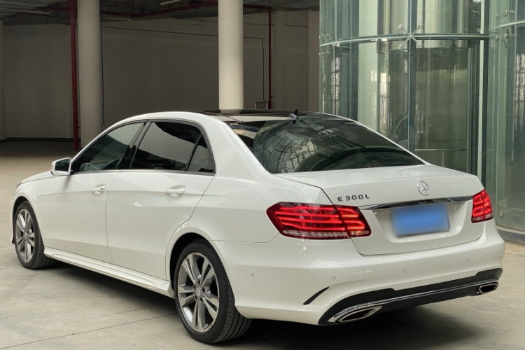 奔驰E级 2014款 改款 E 300 L 运动型车身外观6009