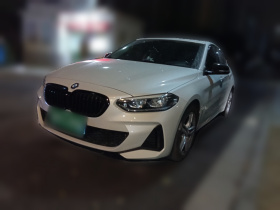 宝马1系 2021款 改款 120i M运动曜夜版