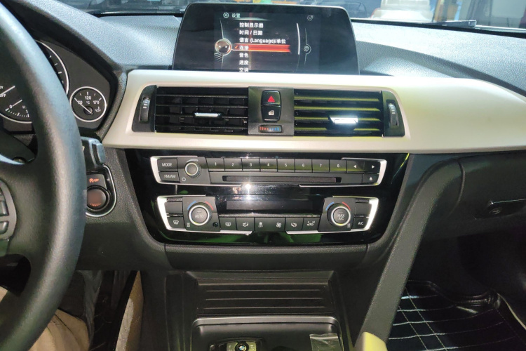 宝马3系 2016款 320Li 时尚型局部细节16