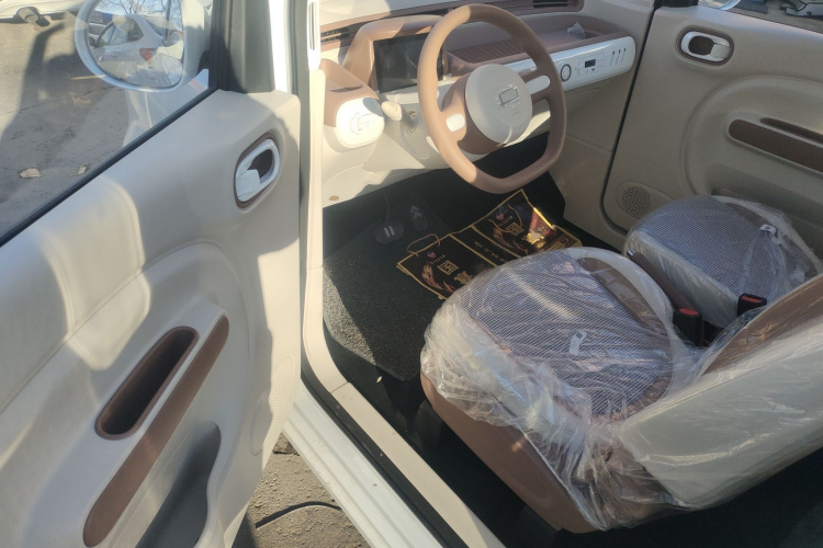 奔腾小马 2025款 222km 灵动马中控内饰20