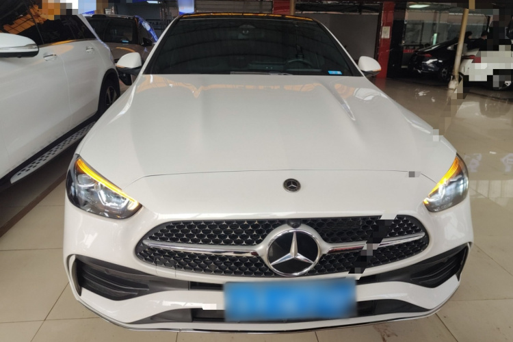 奔驰C级 2024款 改款 C 260 L 运动版车身外观2