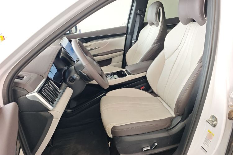 比亚迪 宋PLUS新能源 2025款 EV 智驾版 520km 尊贵型中控内饰19