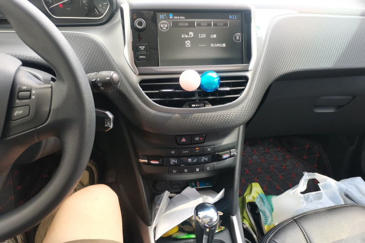 标致2008 2014款 1.6L 自动时尚版局部细节16