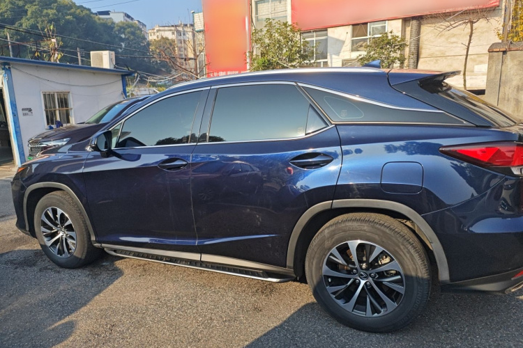 雷克萨斯RX 2020款 300 两驱精英版 国VI车身外观4