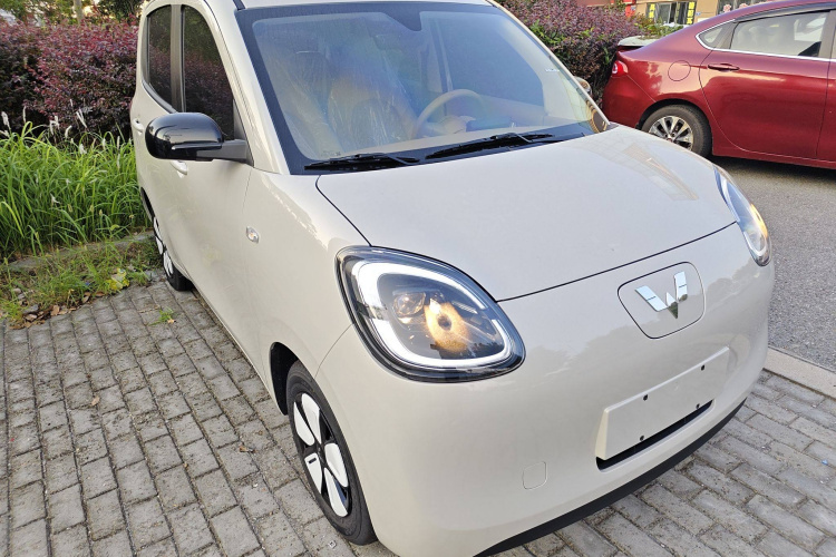 五菱汽车 宏光MINIEV 2025款 四门版 进阶款车身外观3