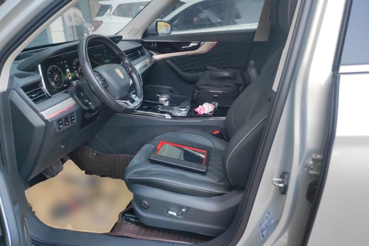 红旗HS5 2019款 2.0T 智联旗享四驱版中控内饰19