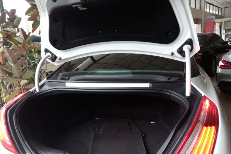 捷豹XJ 2015款 XJL 3.0 SC 典雅商务80周年典藏版局部细节23