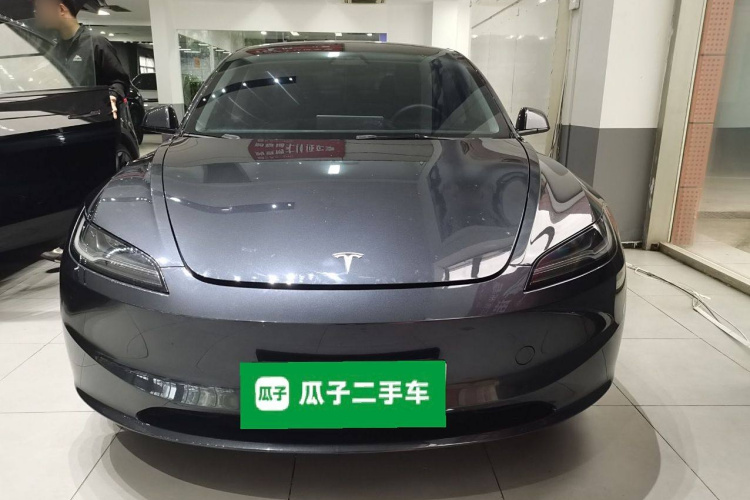 特斯拉 Model 3 2023款 后轮驱动版车身外观2