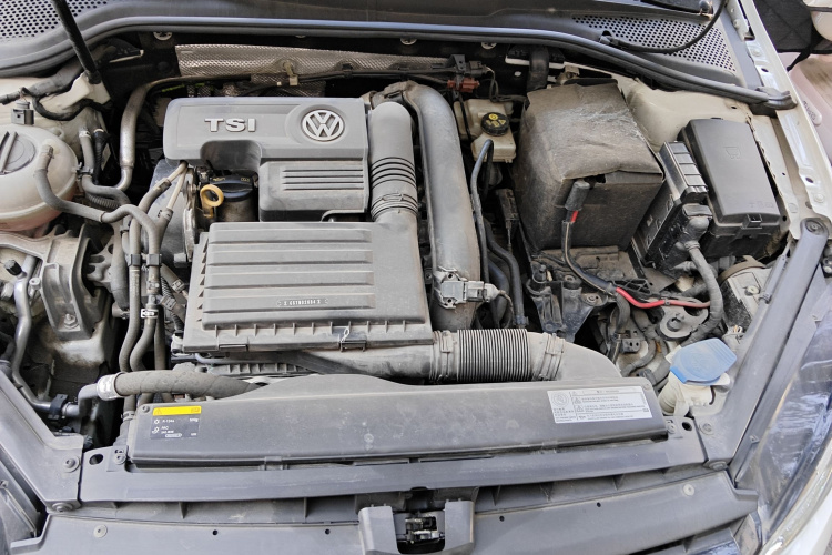 大众 高尔夫 2017款 230TSI 自动豪华百万辆纪念版局部细节24