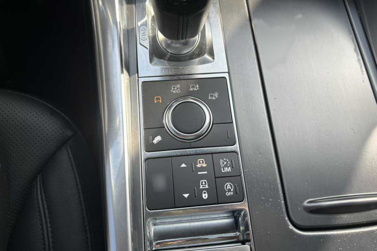 路虎 揽胜运动版 2017款 3.0 SC V6 SE中控内饰7012