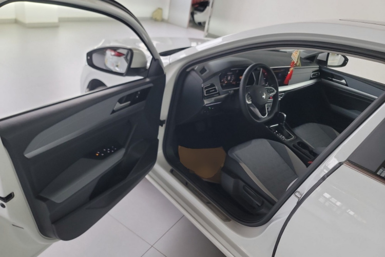 大众 朗逸 2023款 300TSI DSG满逸版中控内饰20