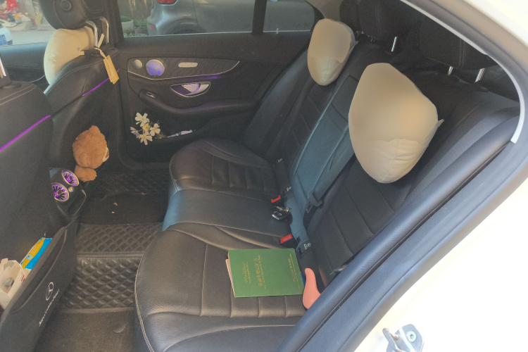 奔驰C级 2019款 C 180 L 时尚型运动版中控内饰21