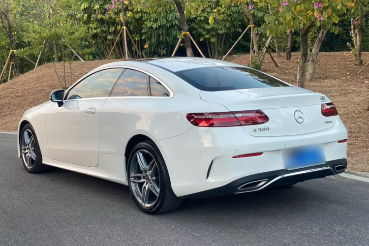 奔驰E级(进口) 2017款 E 200 4MATIC 轿跑车车身外观6008