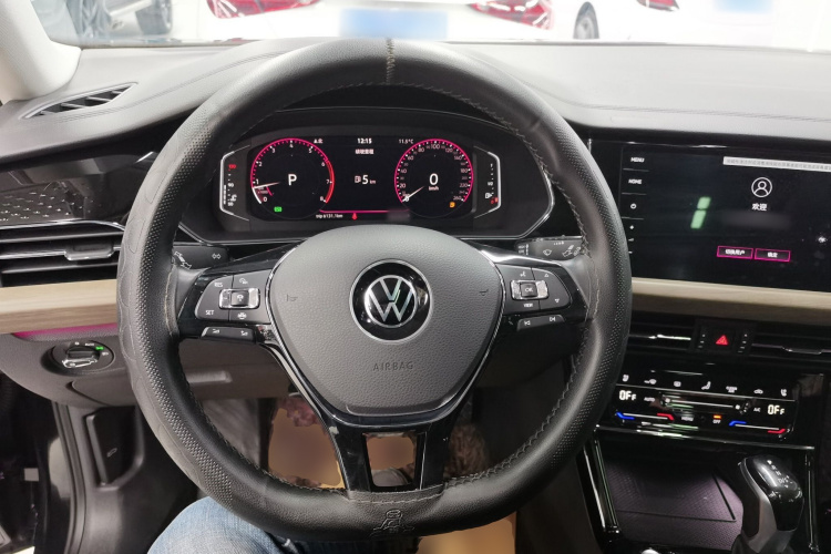 大众 帕萨特 2021款 330TSI 豪华版中控内饰13