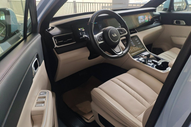 理想汽车 理想ONE 2020款 增程6座版中控内饰20