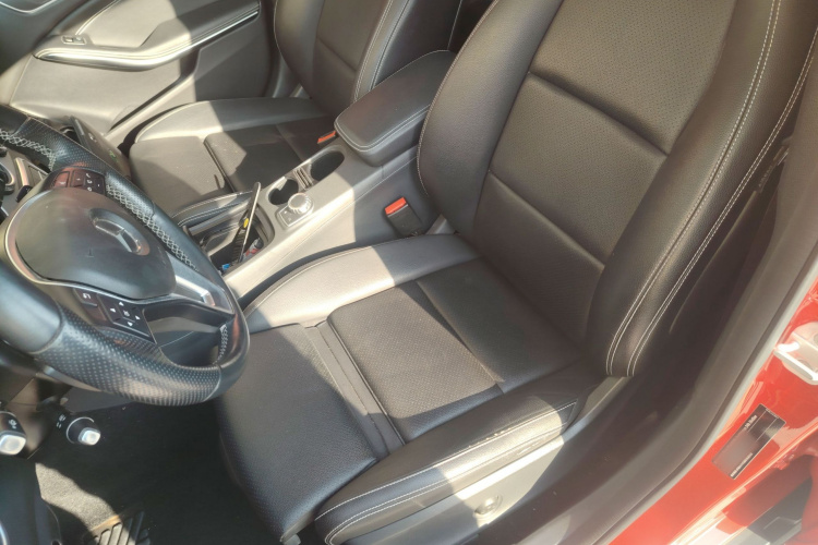 奔驰GLA 2016款 GLA 200 时尚型中控内饰19