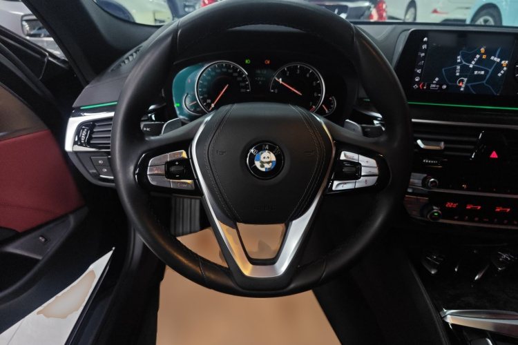 宝马5系 2018款 改款 530Li 领先型 M运动套装中控内饰13