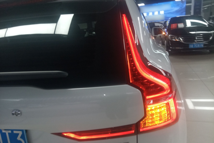 沃尔沃XC60 2024款 B5 四驱智逸豪华版车身外观6006