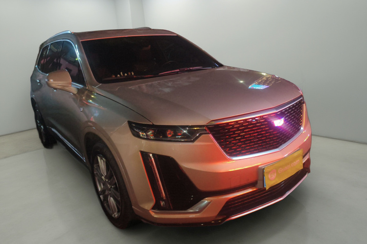 凯迪拉克XT6 2022款 2.0T 七座四驱豪华型车身外观3