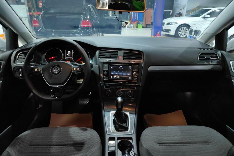 大众 高尔夫 2018款 230TSI 自动舒适型中控内饰12