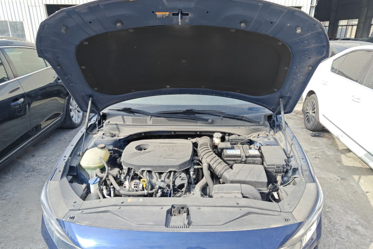 现代 菲斯塔 2019款 280TGDi 智享版 国VI机舱底盘24