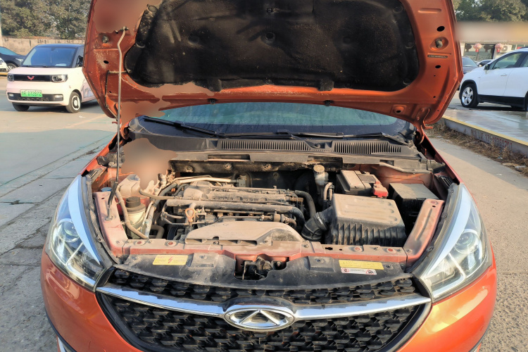 奇瑞 艾瑞泽5 2017款 1.5L 手动精英版机舱底盘24