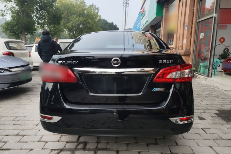 日产 轩逸 2014款 1.6XV CVT尊享版车身外观6