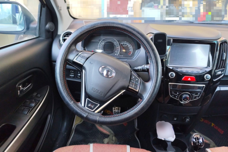 长城M4 2014款 1.5L 手动豪华型中控内饰13