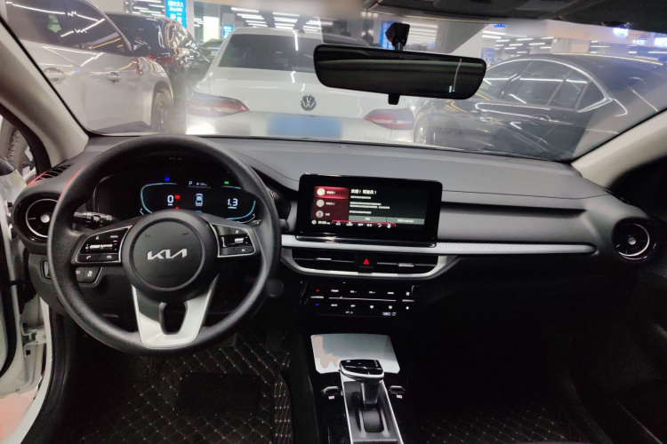 起亚K3 2024款 1.5L CVT舒适优享版中控内饰7002