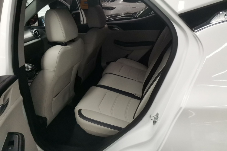 比亚迪 元Pro 2021款 一生一世版中控内饰7004